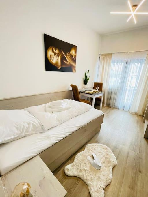 Fewo 20 - Appartement Im Rottalblick - Youngmodern Wohnen Mit Bademantelgang Zur Therme, Tv, Balkon Und Persoenlichem Gaesteempfang Von Astarte Estate Bad Griesbach im Rottal Extérieur photo
