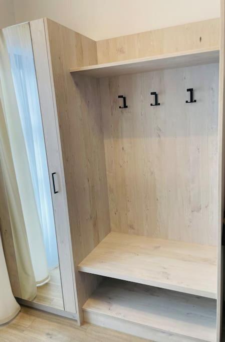 Fewo 20 - Appartement Im Rottalblick - Youngmodern Wohnen Mit Bademantelgang Zur Therme, Tv, Balkon Und Persoenlichem Gaesteempfang Von Astarte Estate Bad Griesbach im Rottal Extérieur photo